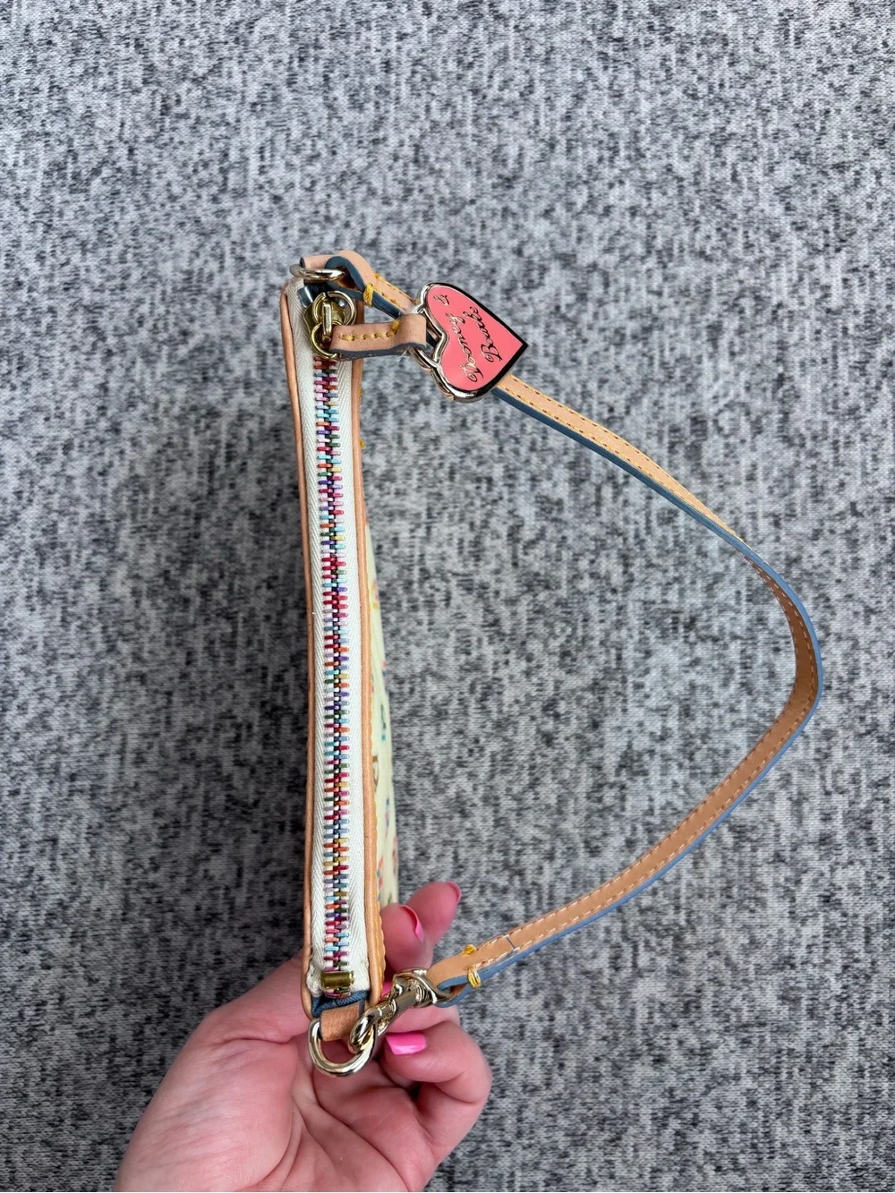 Vtg Dooney And Burke Off-White Multicolor Rainbow Zip Y2K Heart Charm Wristlet